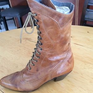 New in Box - Oak Tree Farms Brown leather lace up  Western/Victorian   Boots